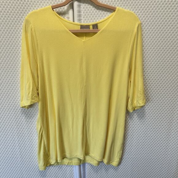 Chico's Butter, Yellow, Two Ply Women's Solid V Neck Top 3/4 Sleeve Size 2 Large - Picture 1 of 6